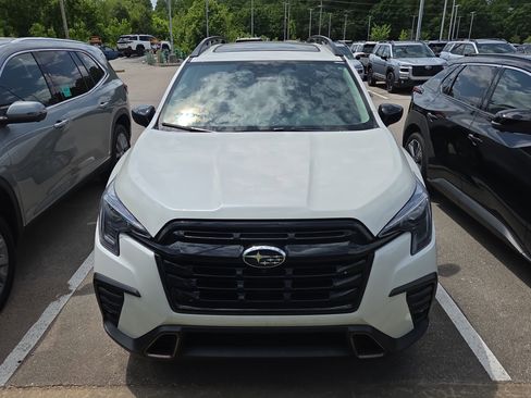 Used 2025 Subaru Ascent Bronze Edition w/ Popular Package #2 AWD/4WD image 3