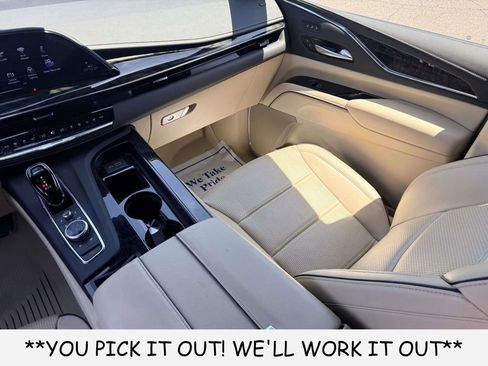 Used 2024 Cadillac Escalade ESV Premium Luxury RWD image 29