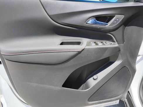 Used 2022 Chevrolet Equinox RS FWD image 23