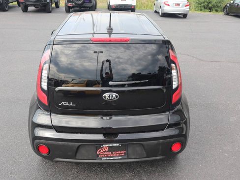 Used 2018 Kia Soul FWD image 8