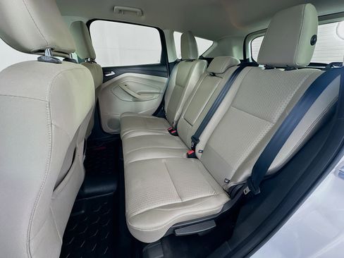 Used 2019 Ford Escape SE image 25