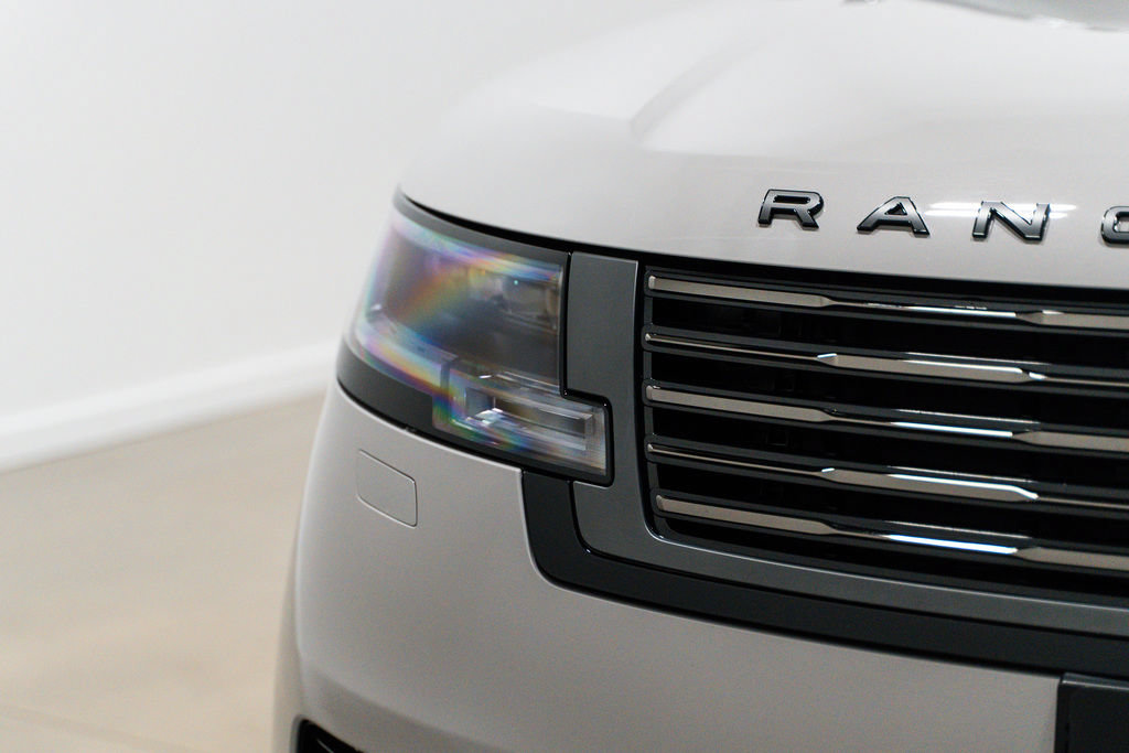 Used 2025 Land Rover Range Rover SV AWD/4WD image 89