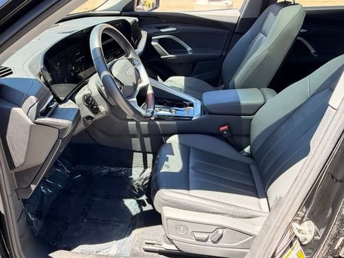 Used 2025 Audi Q5 Premium w/ Convenience Package AWD/4WD image 12