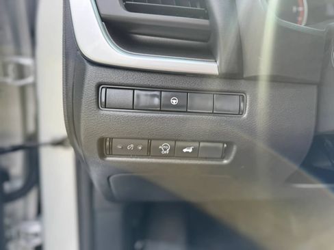 Used 2024 Nissan Rogue SV AWD/4WD image 22
