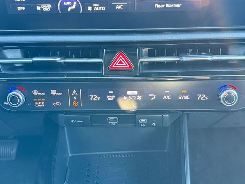 New 2025 Kia Niro EX w/ EX Cold Weather Package image 18