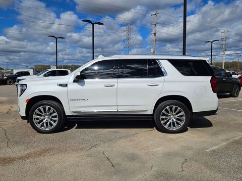 Used 2021 GMC Yukon Denali w/ Denali Ultimate Package image 2
