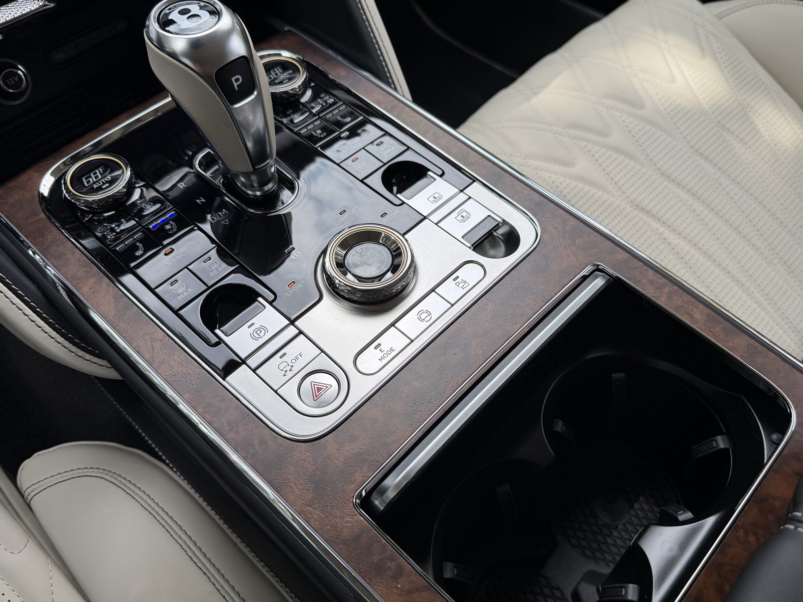 Used 2026 Bentley Flying Spur V8 AWD/4WD image 31