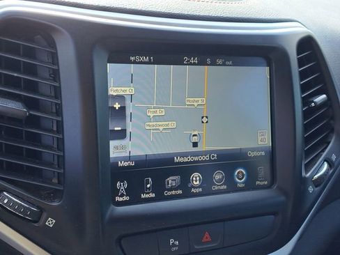 Used 2018 Jeep Cherokee Trailhawk w/ Comfort/Convenience Group image 13