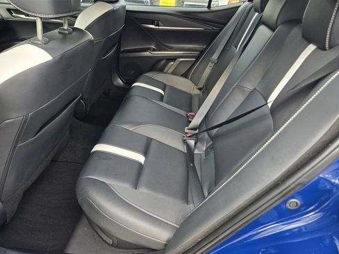 Used 2025 Toyota Camry SE w/ Convenience Package image 18