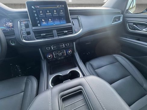 Used 2023 Chevrolet Tahoe LT w/ Luxury Package AWD/4WD image 3