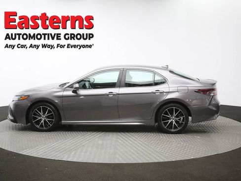 Used 2024 Toyota Camry SE image 59