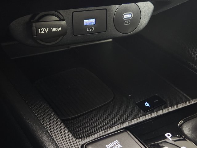 Certified 2025 Hyundai Elantra SEL FWD image 28