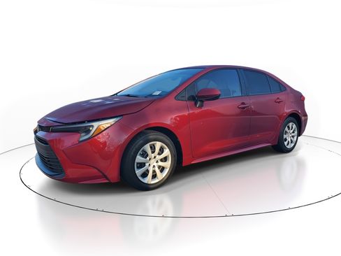 Certified 2023 Toyota Corolla LE image 3