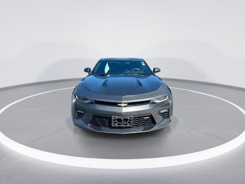 Used 2016 Chevrolet Camaro SS RWD image 3