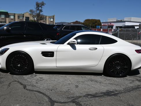 Used 2016 Mercedes-Benz AMG GT S image 2