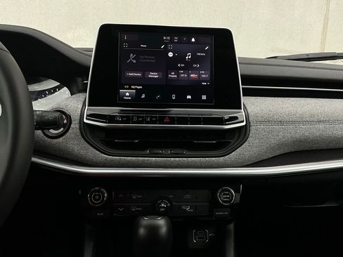 Used 2025 Jeep Compass Latitude image 26