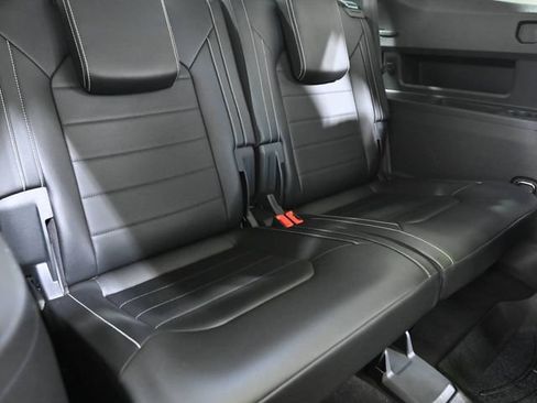 Used 2021 Volkswagen Atlas SEL Premium AWD/4WD image 32