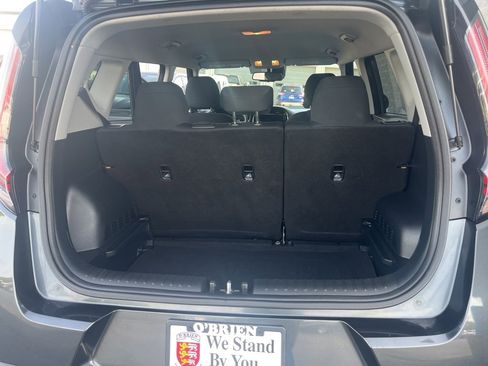 Used 2023 Kia Soul S image 12
