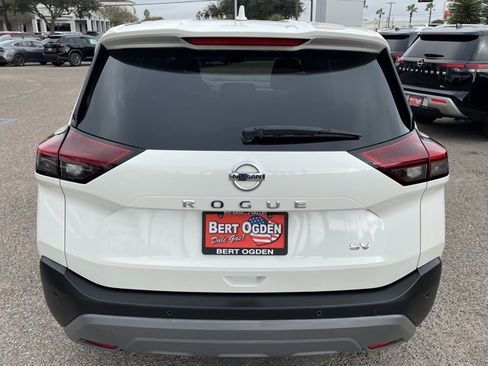 Certified 2021 Nissan Rogue SV image 5