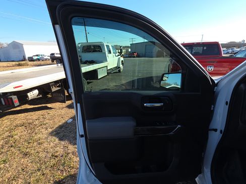 Used 2019 Chevrolet Silverado 1500 RST w/ All-Star Edition image 11