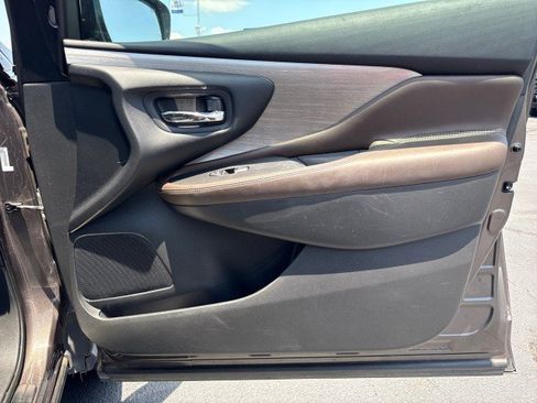 Used 2015 Nissan Murano Platinum w/ Platinum Technology Package FWD image 14