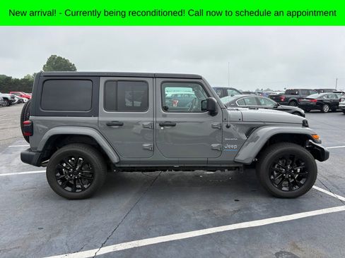 Used 2023 Jeep Wrangler Unlimited Sahara w/ Cold Weather Group AWD/4WD image 3
