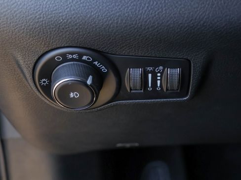 New 2026 Jeep Compass Latitude image 25