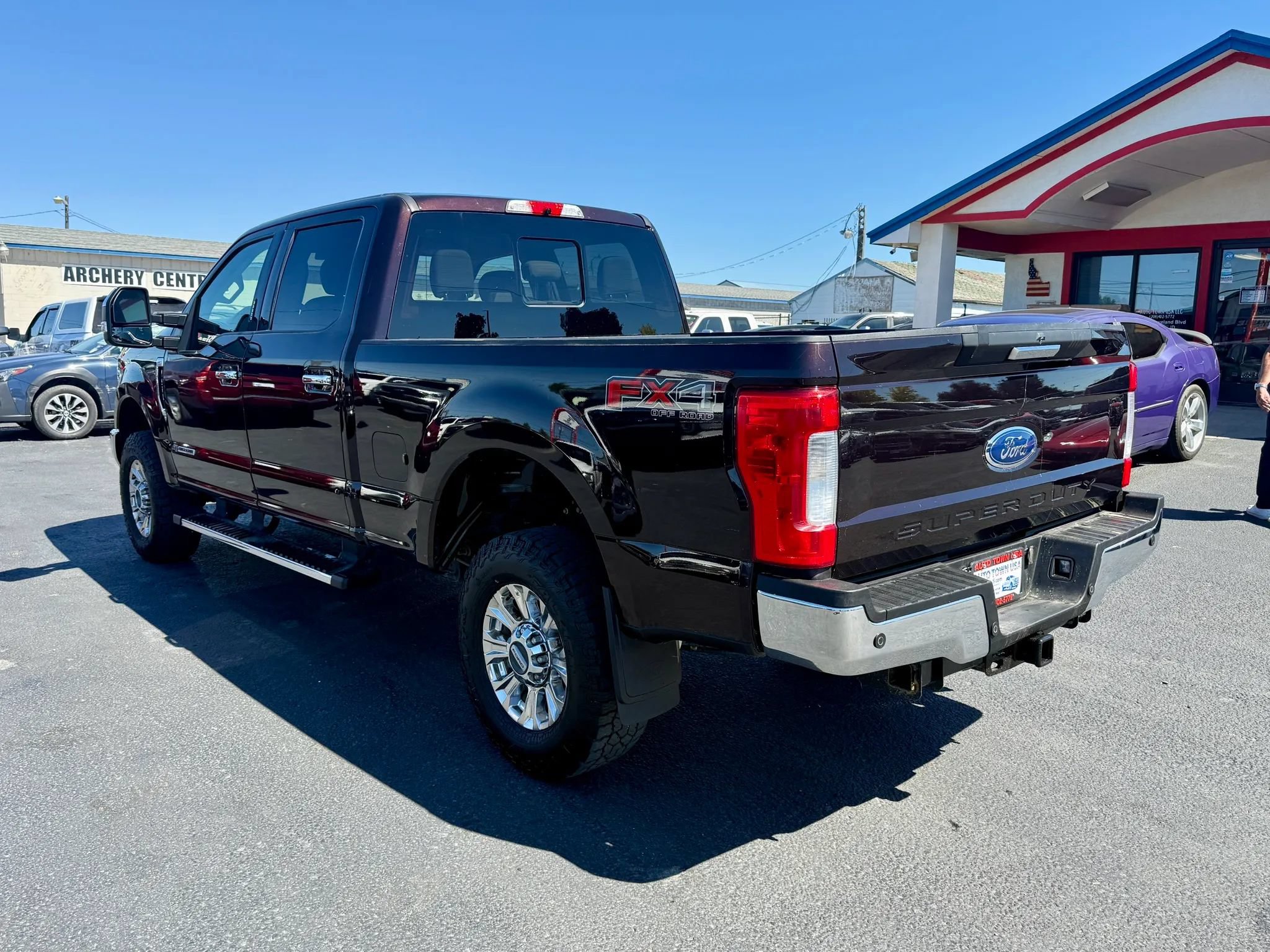 Used 2019 Ford F250 XLT w/ XLT Premium Package AWD/4WD image 3