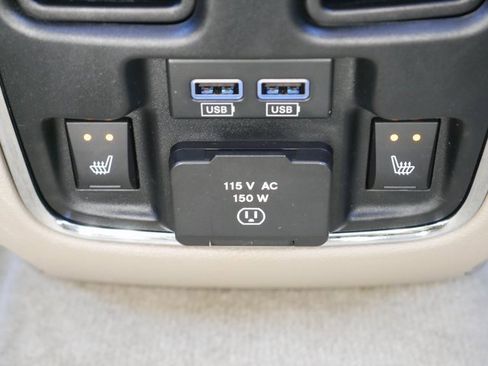 Used 2016 Jeep Grand Cherokee Overland w/ Advanced Technology Group image 15