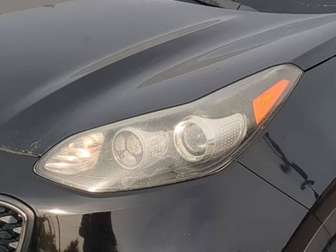 Used 2019 Kia Sportage LX image 12