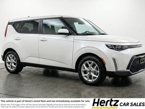 Used 2025 Kia Soul LX w/ LX Technology Package FWD image 1