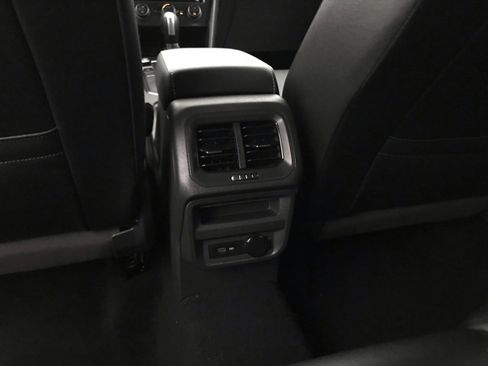 Used 2021 Volkswagen Tiguan SE R-Line image 19