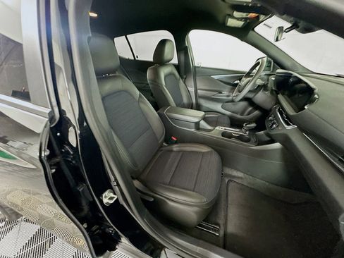 Used 2025 Buick Envista Preferred image 28