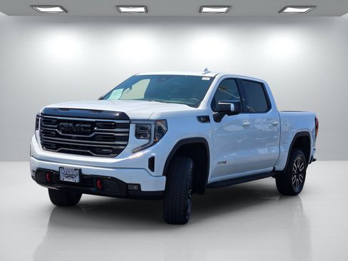 Used 2025 GMC Sierra 1500 AT4 w/ AT4 Premium Package AWD/4WD image 8