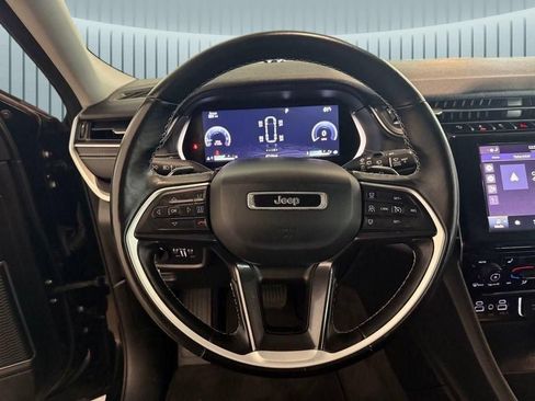 Used 2021 Jeep Grand Cherokee L Laredo w/ Luxury Tech Group I AWD/4WD image 10