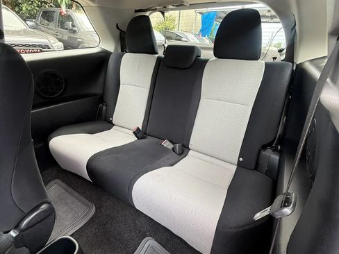Used 2012 Toyota Yaris LE FWD image 15
