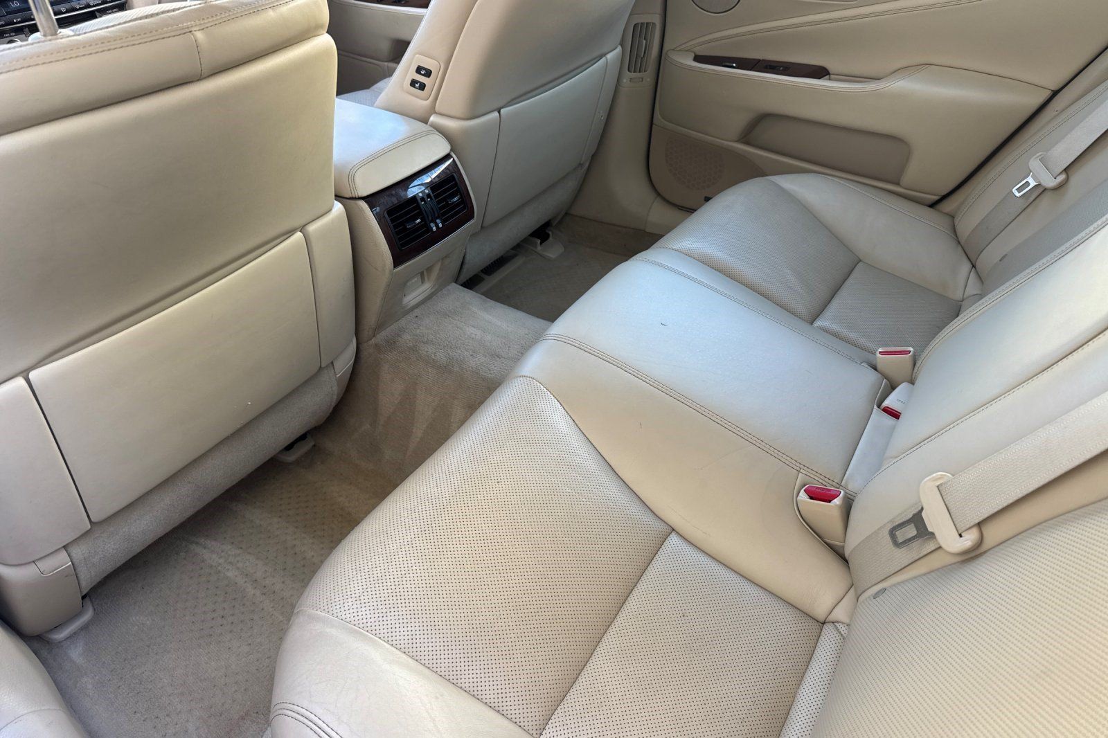 Used 2013 Lexus LS 460 w/ Comfort Pkg RWD image 26