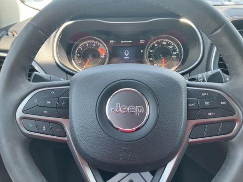Used 2021 Jeep Cherokee Latitude Lux w/ Comfort/Convenience Group FWD image 14