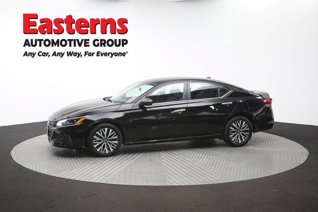 Used 2024 Nissan Altima 2.5 SV FWD image 58