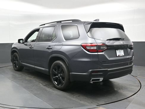 Used 2025 Honda Pilot Black Edition image 8