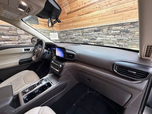 Used 2020 Ford Explorer Platinum image 13
