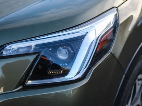 Used 2023 Subaru Forester Premium image 8