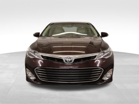 Used 2013 Toyota Avalon Limited w/ Technology Pkg FWD image 6