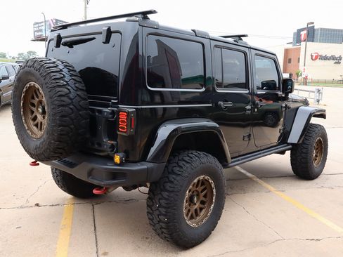 Used 2017 Jeep Wrangler Unlimited Rubicon image 5