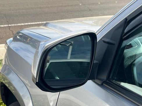 Certified 2019 Toyota Tacoma SR5 RWD image 8