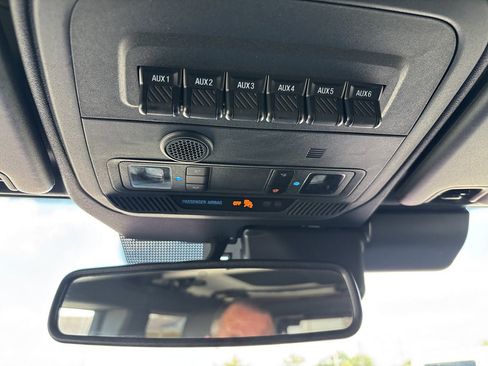 Used 2025 Ford Bronco Badlands AWD/4WD image 17