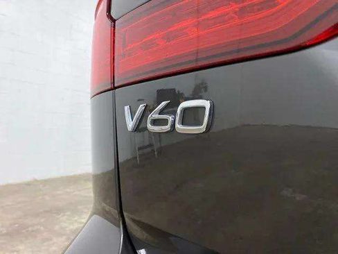 Used 2025 Volvo V60 B5 Cross Country Plus AWD/4WD image 99
