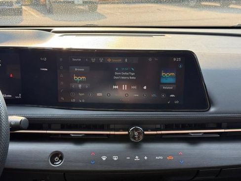 Used 2024 Nissan Ariya FWD image 18