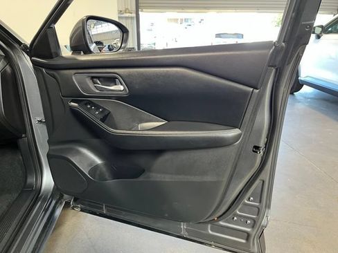 Used 2024 Nissan Rogue SV FWD image 12