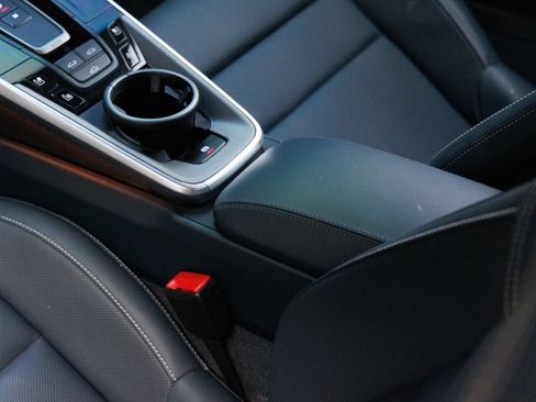 Certified 2025 Porsche 911 Carrera RWD image 24